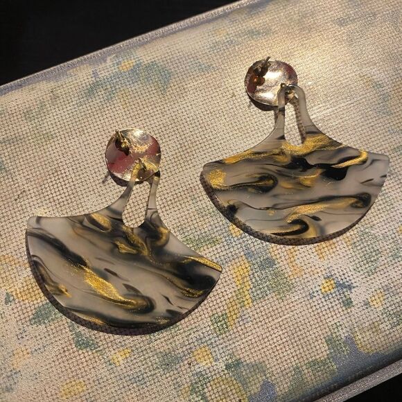 Tortoiseshell Acetate Statement Earrings - Picture 3 of 4
